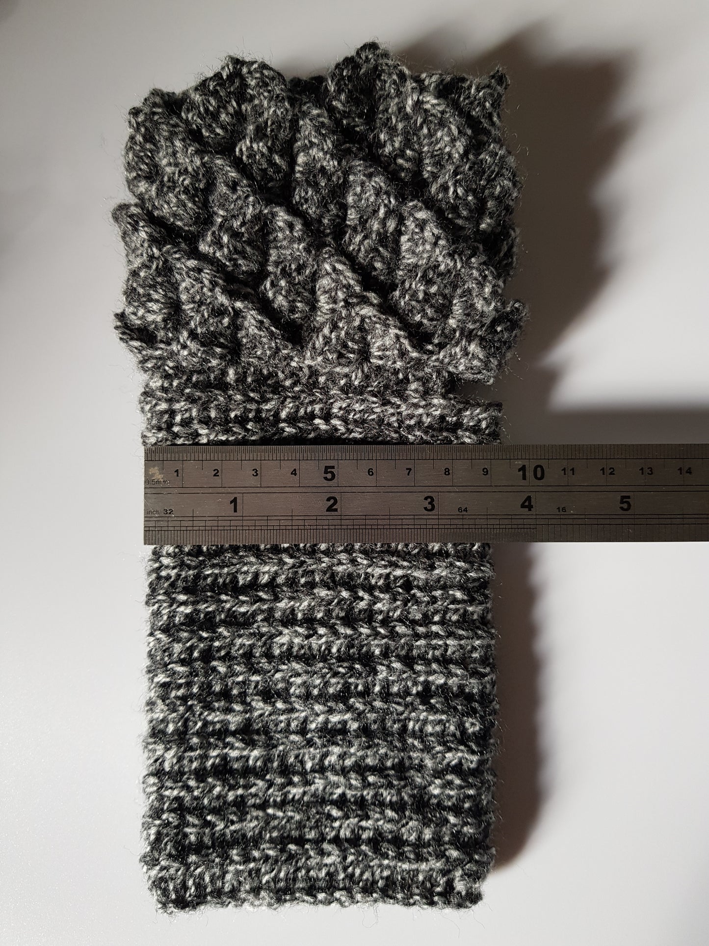 Dragonscale Fingerless Gloves