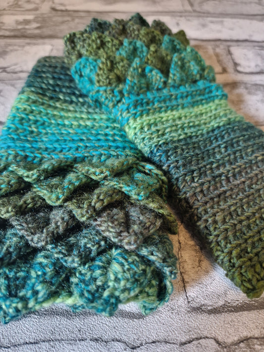 Dragonscale Fingerless Gloves