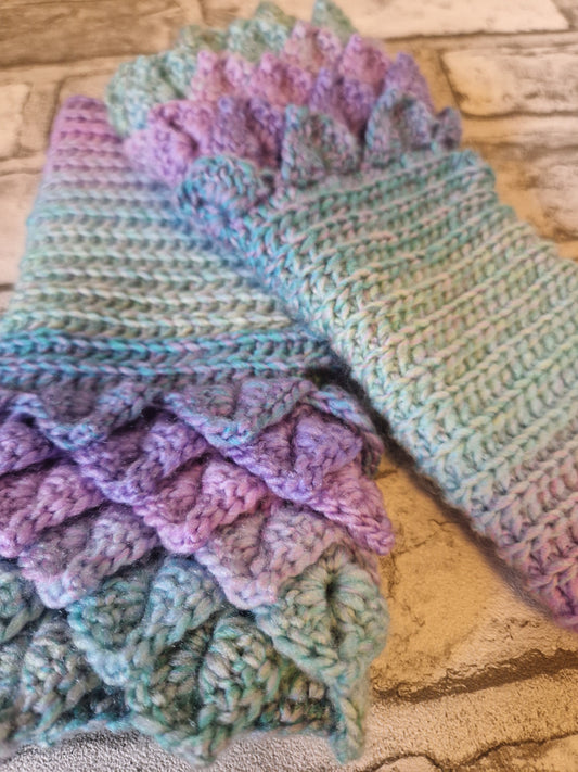 Dragonscale Fingerless Gloves