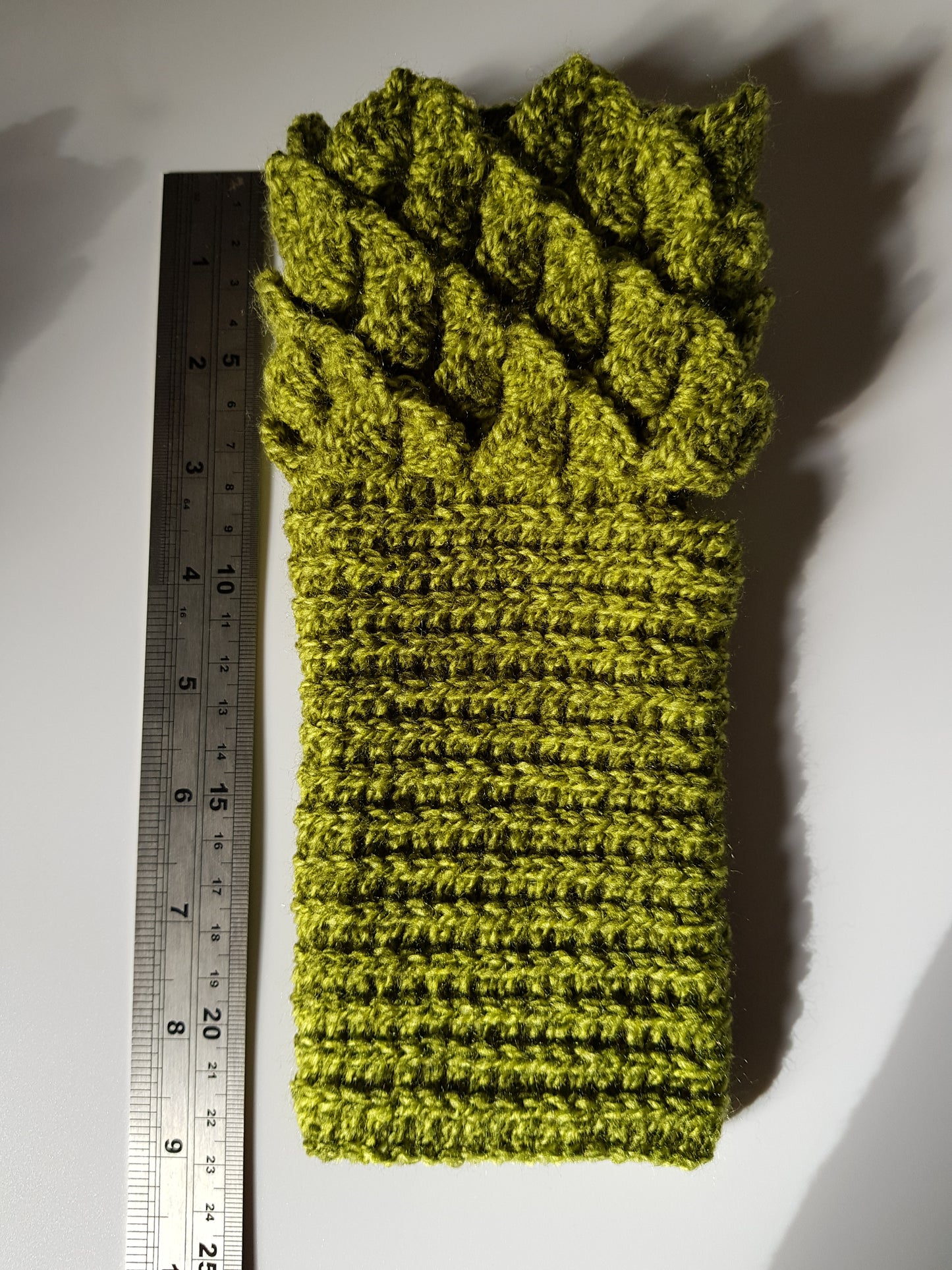 Dragonscale Fingerless Gloves