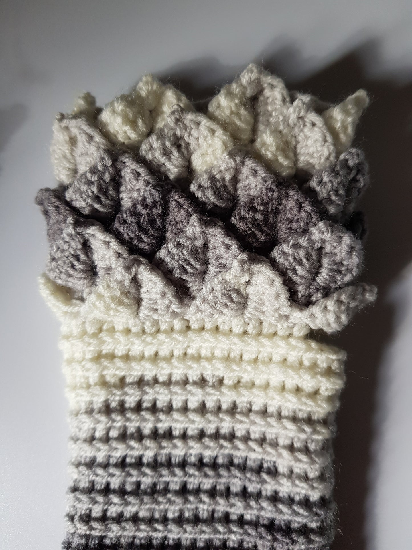 Dragonscale Fingerless Gloves