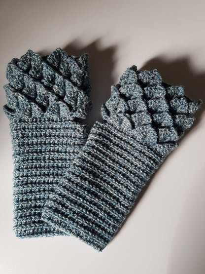 Dragonscale Fingerless Gloves