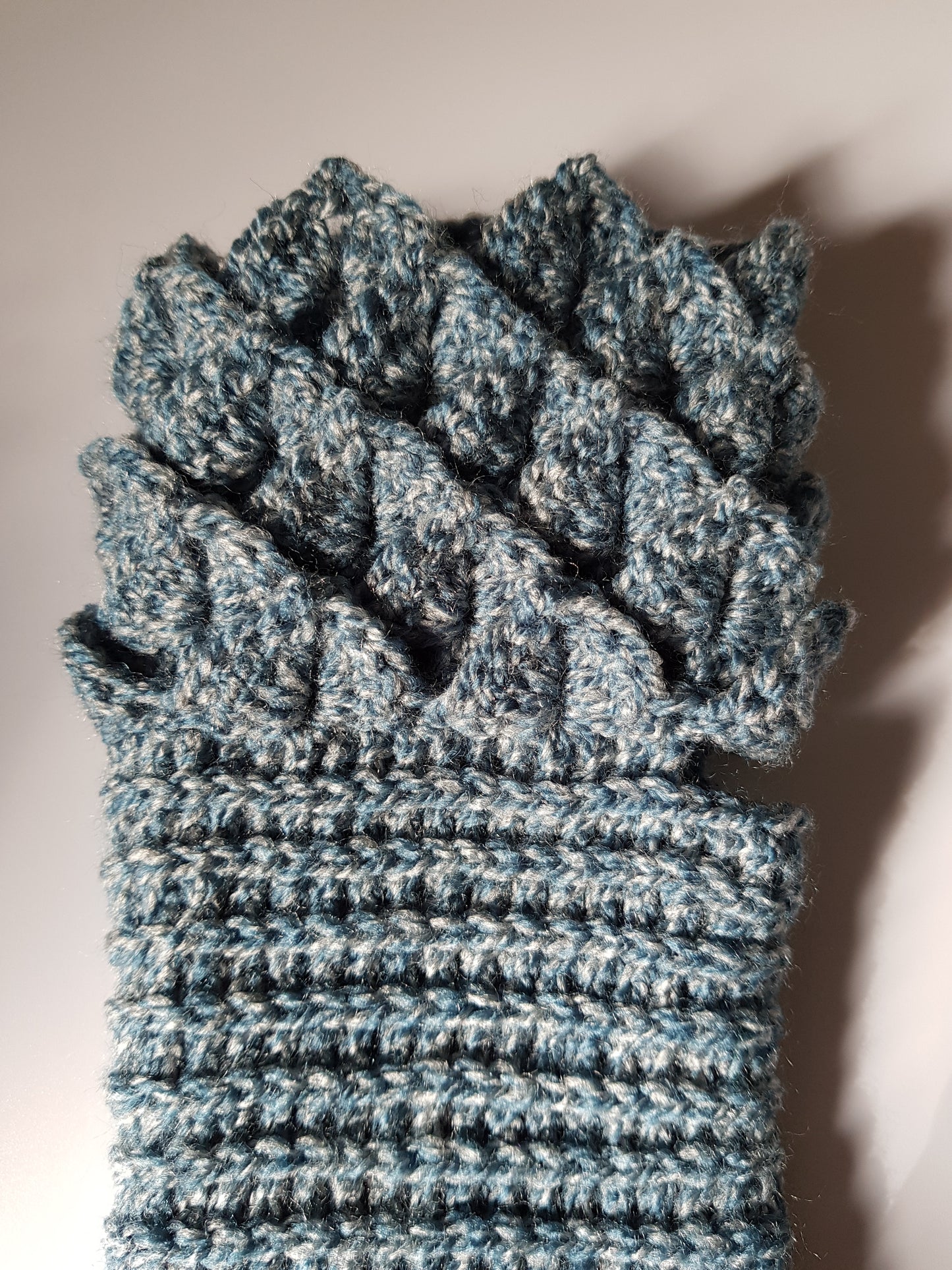 Dragonscale Fingerless Gloves