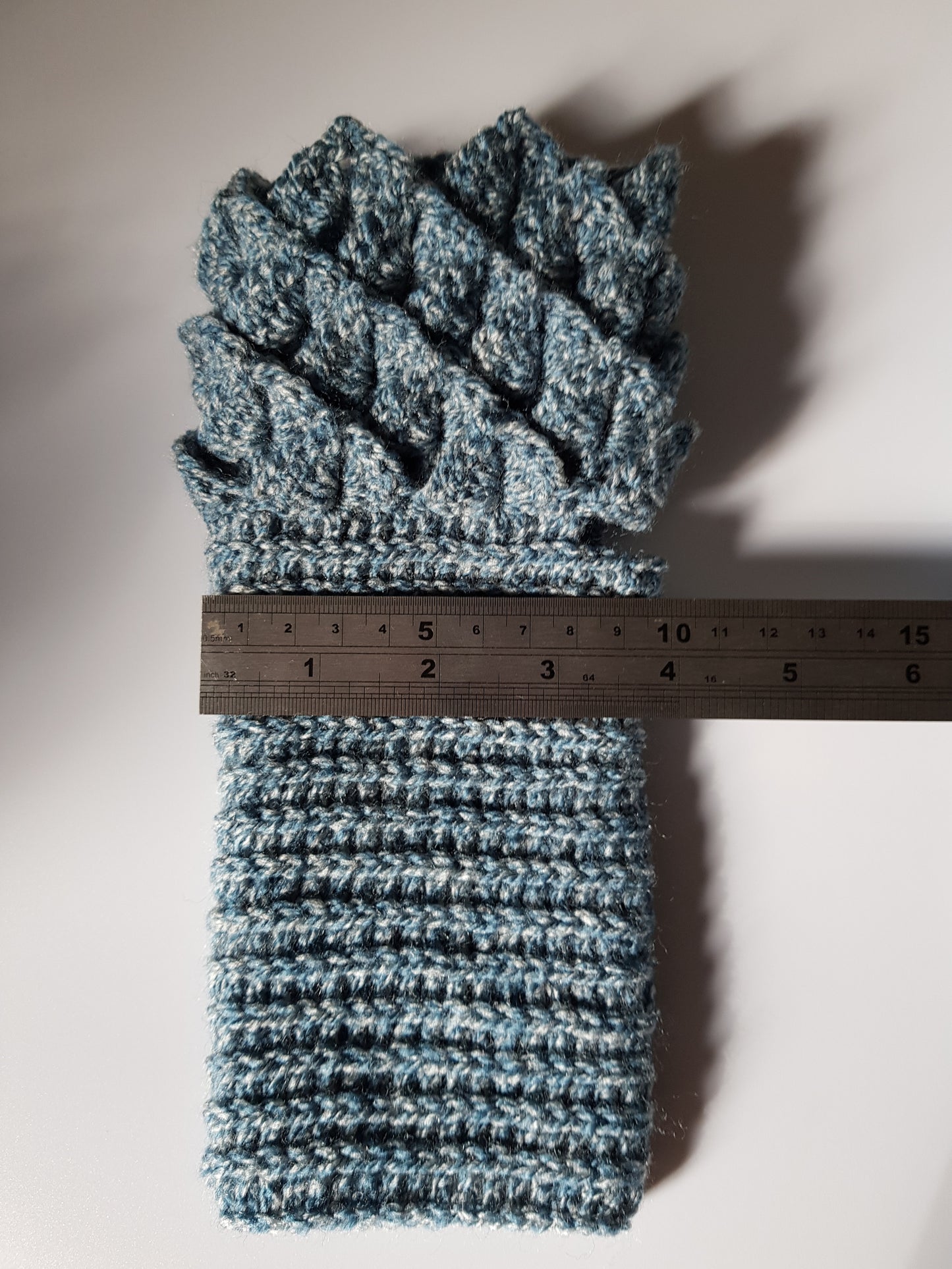 Dragonscale Fingerless Gloves