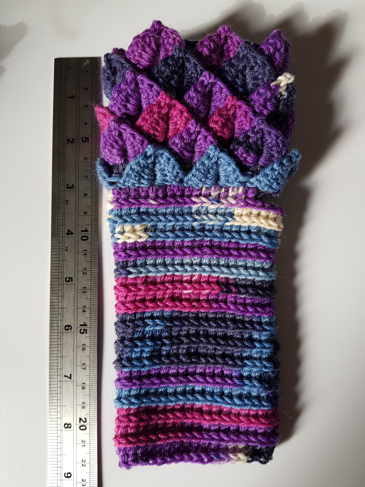 Dragonscale Fingerless Gloves