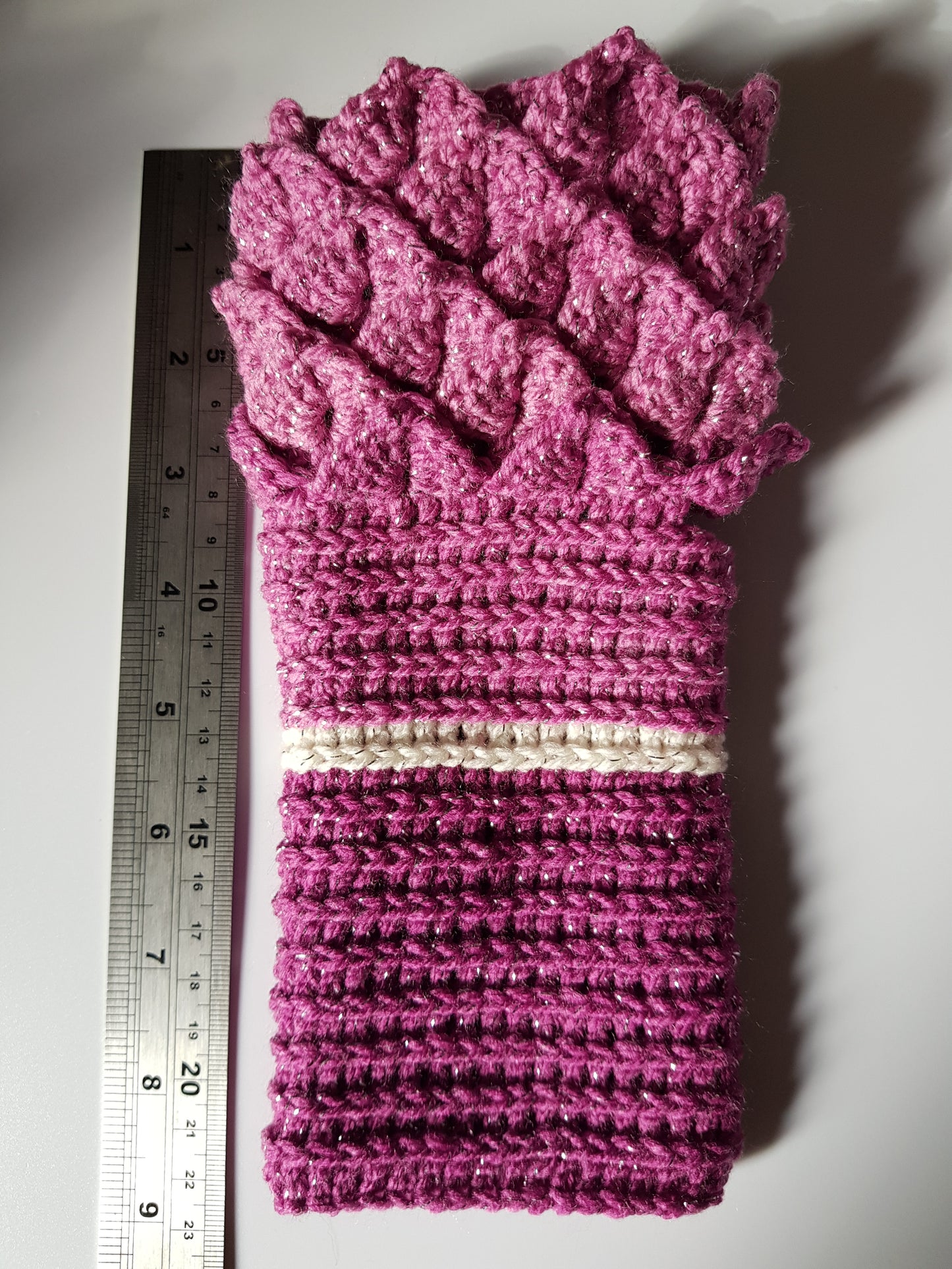 Dragonscale Fingerless Gloves