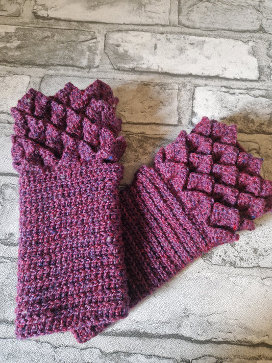 Dragonscale Fingerless Gloves