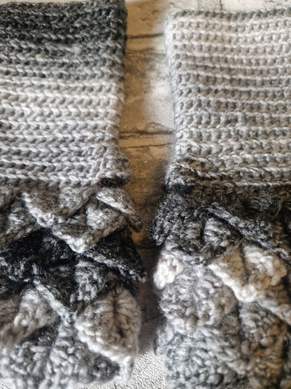 Dragonscale Fingerless Gloves