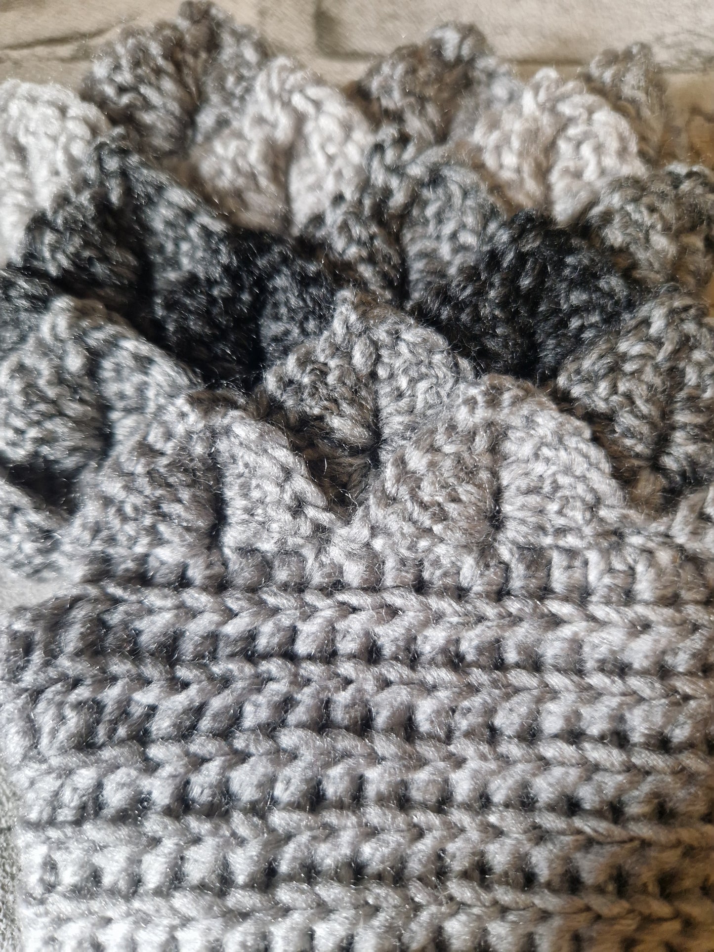 Dragonscale Fingerless Gloves