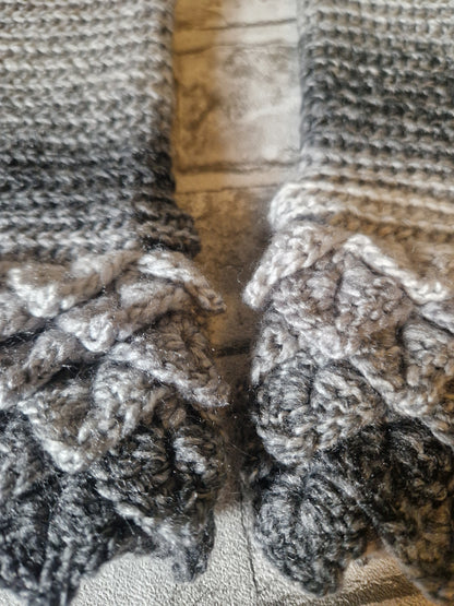 Dragonscale Fingerless Gloves