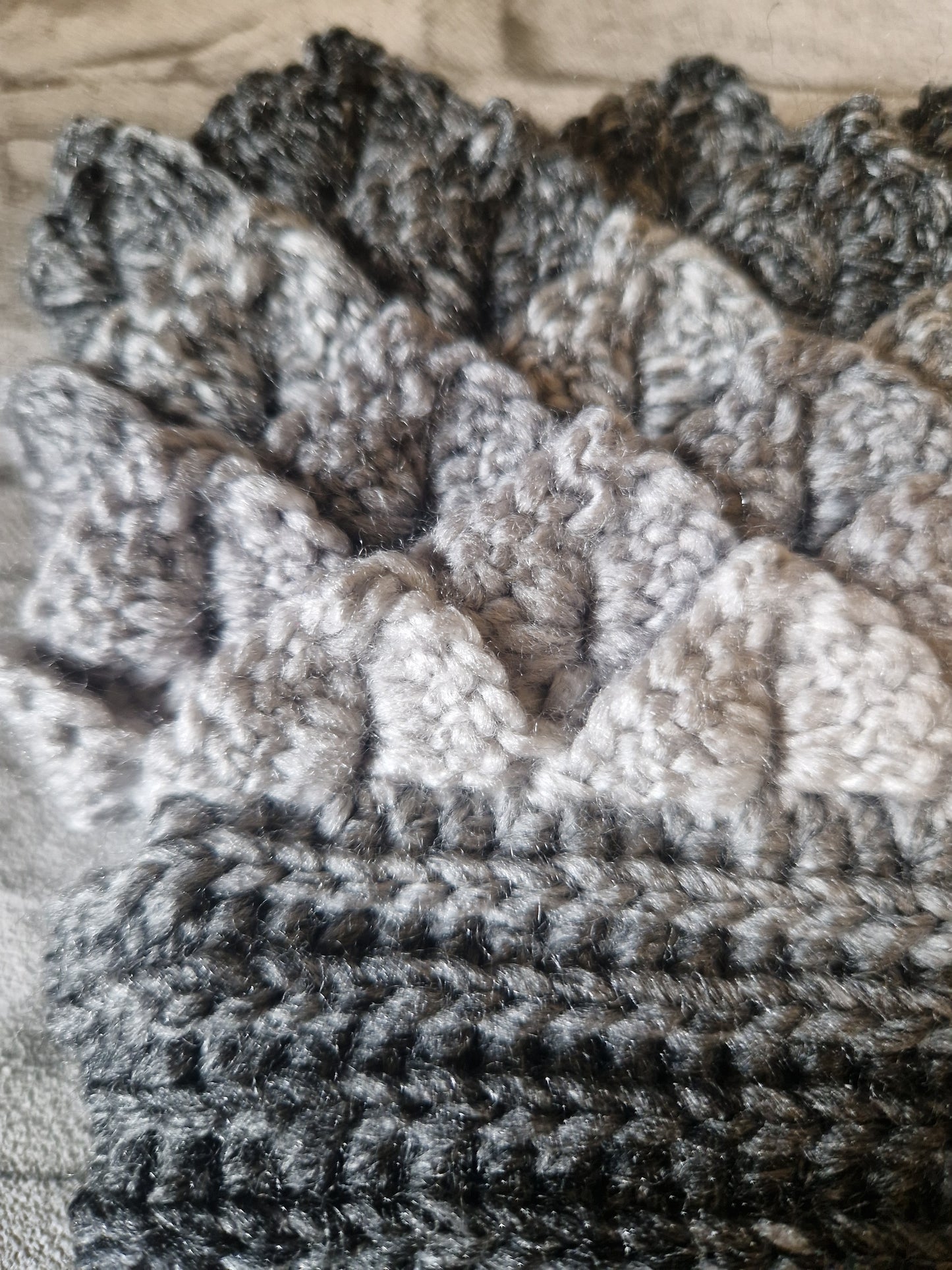 Dragonscale Fingerless Gloves
