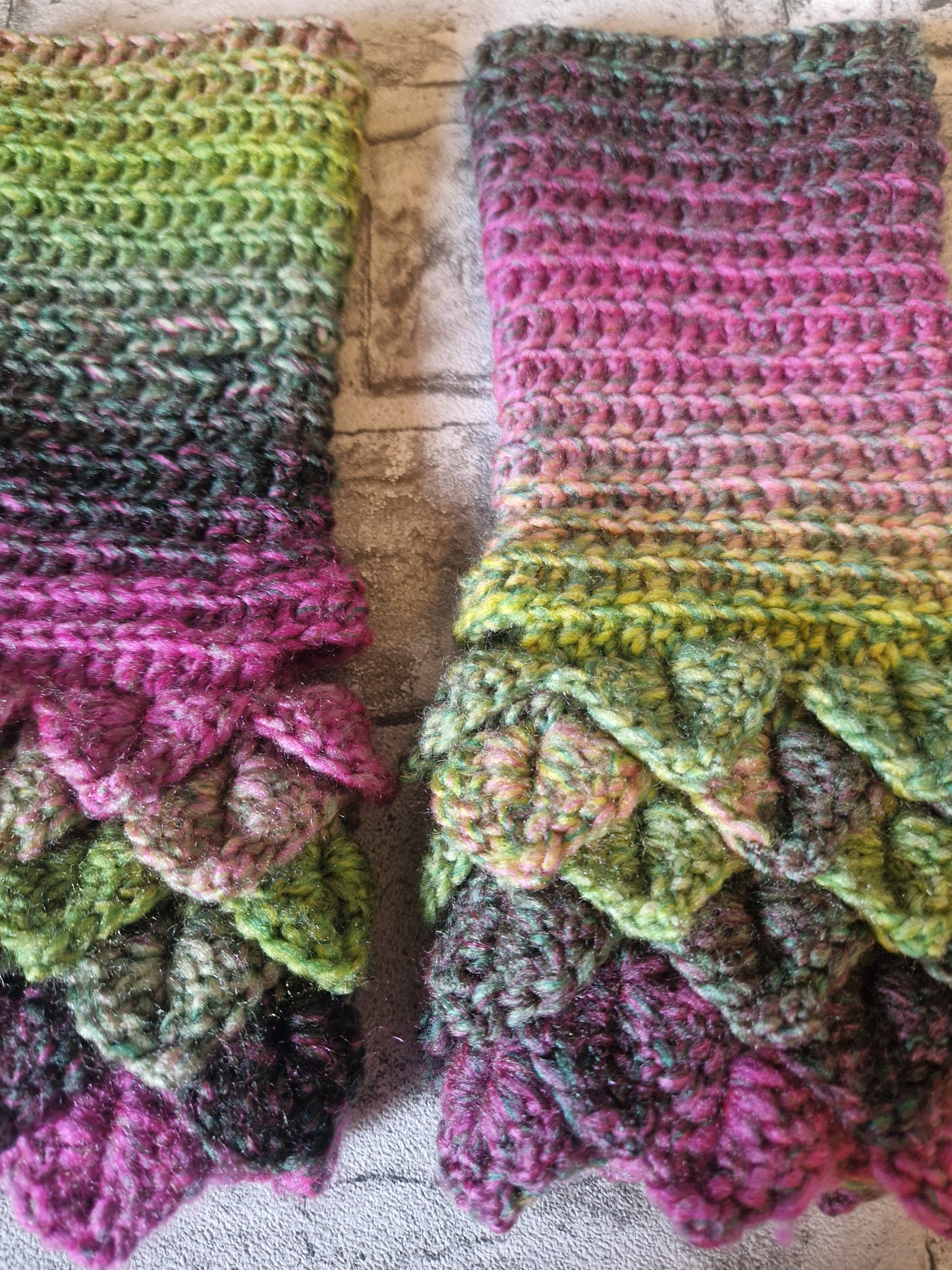 Dragonscale Fingerless Gloves