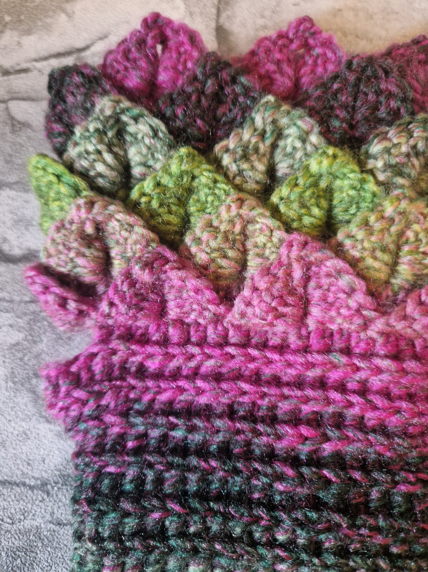 Dragonscale Fingerless Gloves