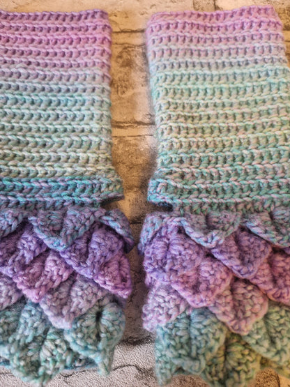 Dragonscale Fingerless Gloves